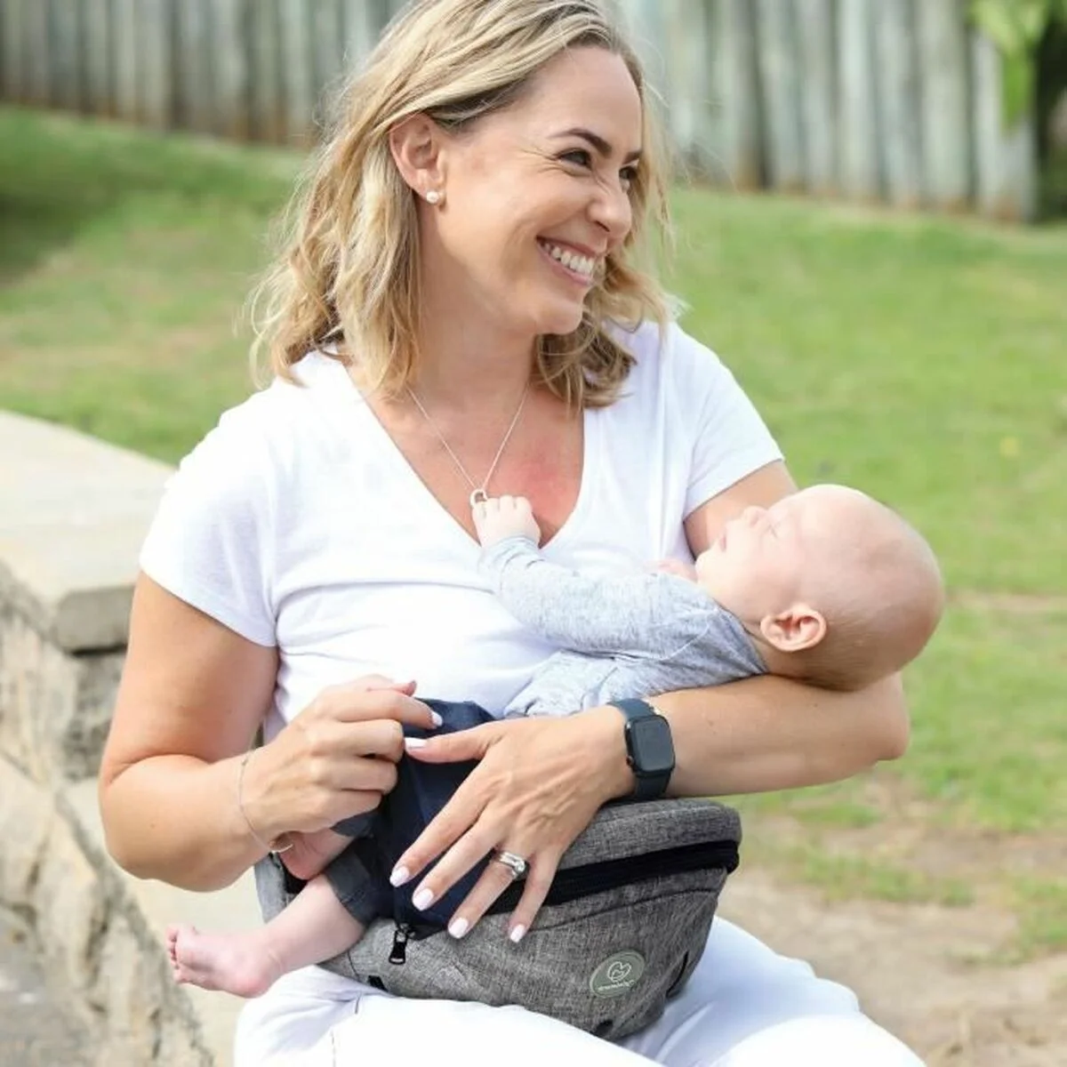 Mochila Portabebé Dreambaby Gris + 0 Meses