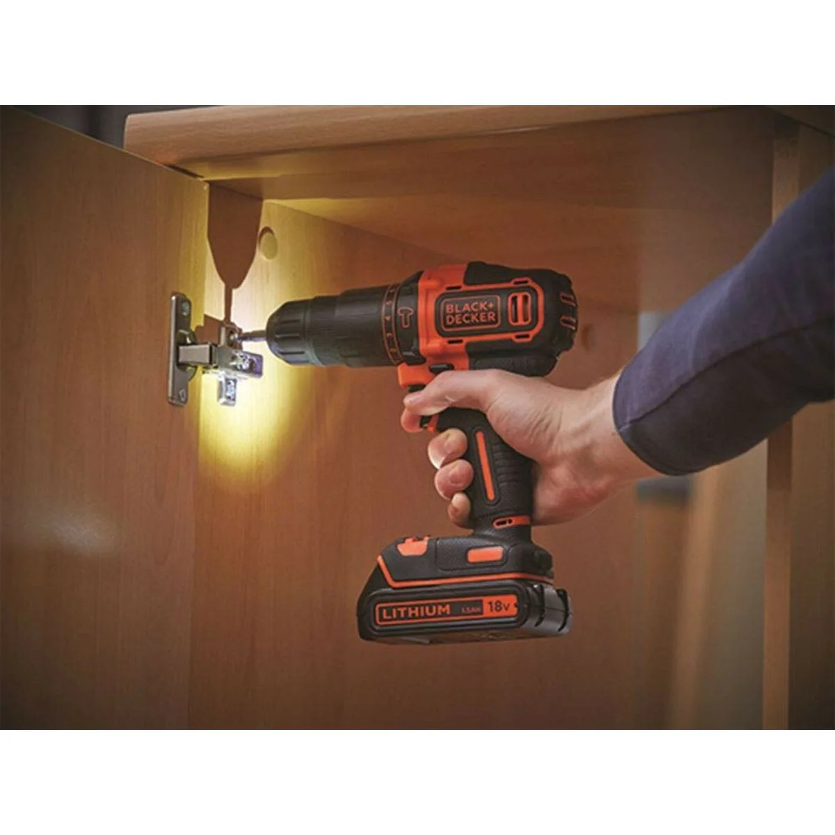 Taladro Percutor Black & Decker 18 V