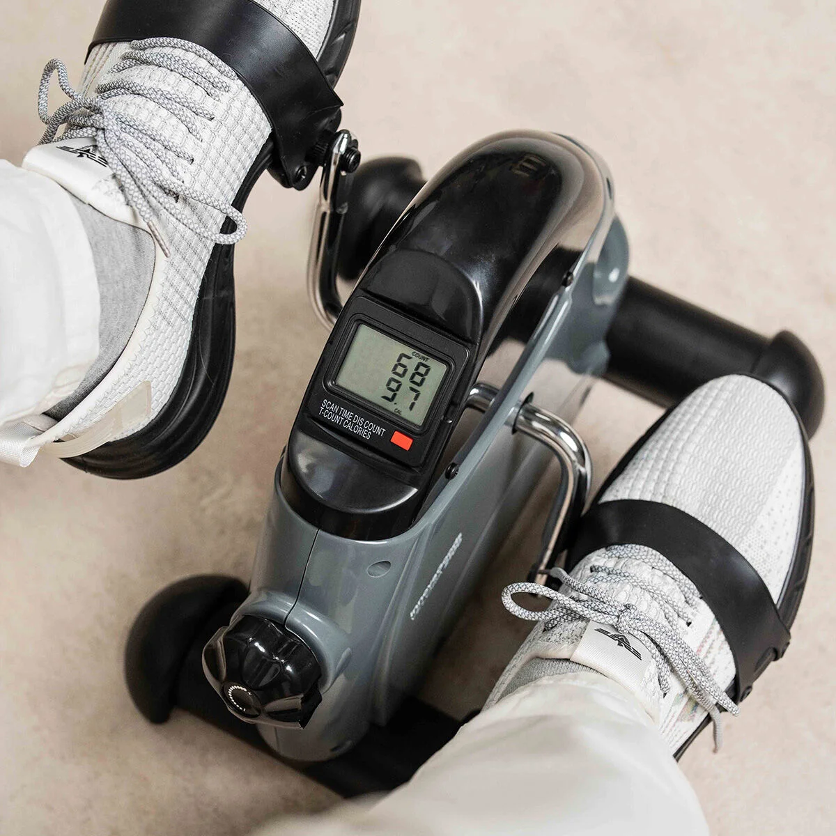 Pedaleador Estático para Piernas y Brazos con Esterilla Velora 2100 InnovaGoods