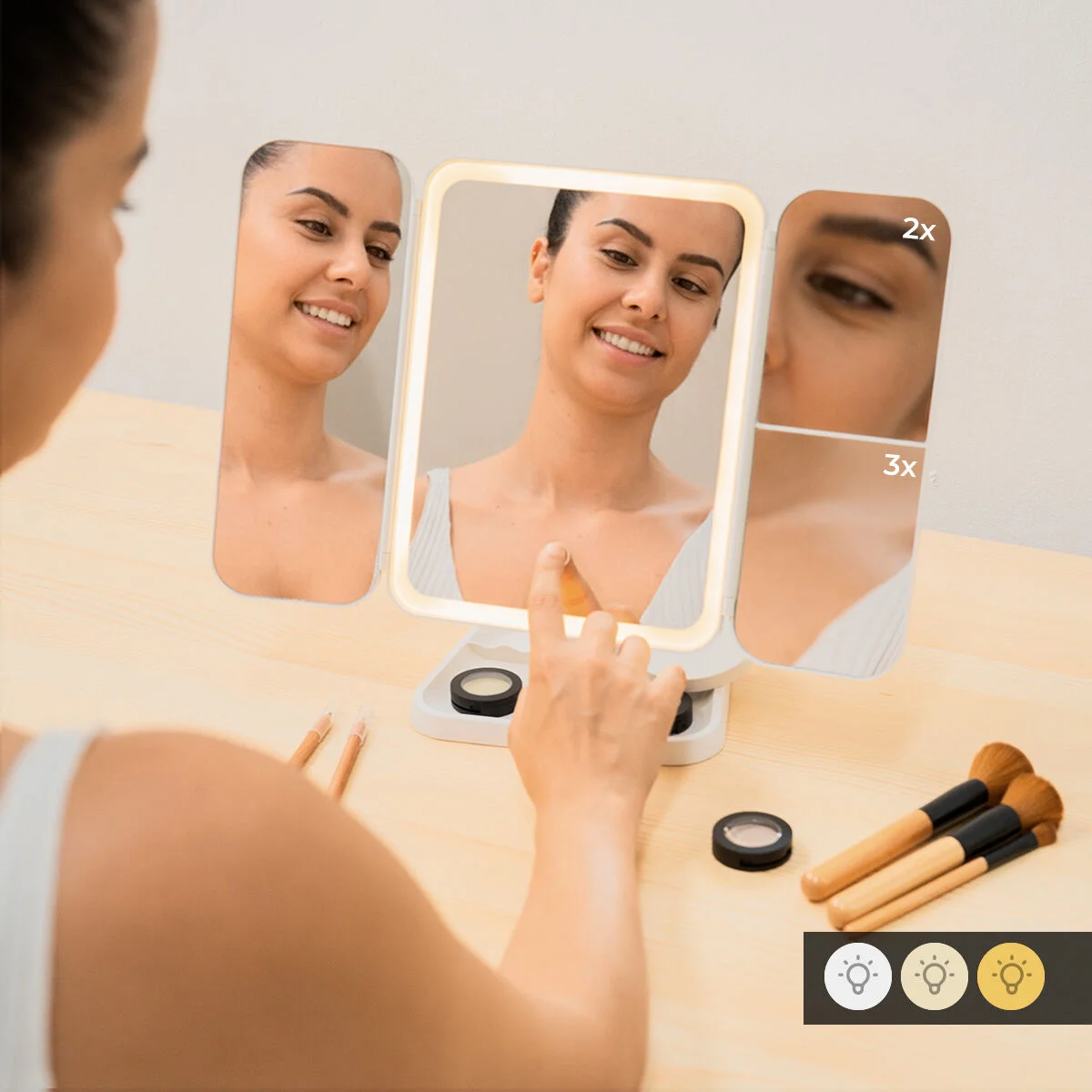 Espejo de Maquillaje Tríptico Recargable con Aumento y Luz LED Miled InnovaGoods