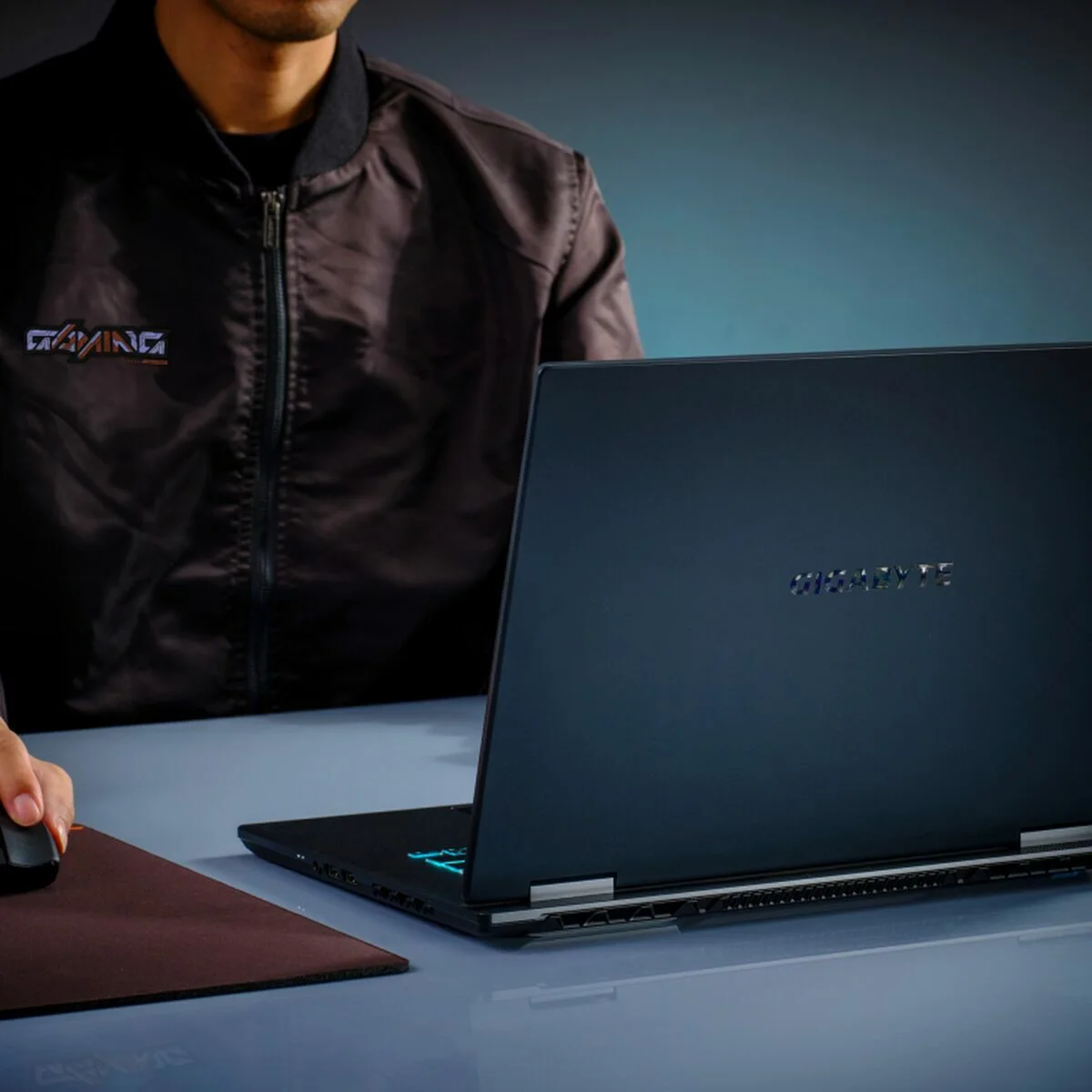 Laptop Gigabyte GAMING A16 CWHI3ES864SH 16" Intel Core i7-13620H 32 GB RAM 1 TB SSD