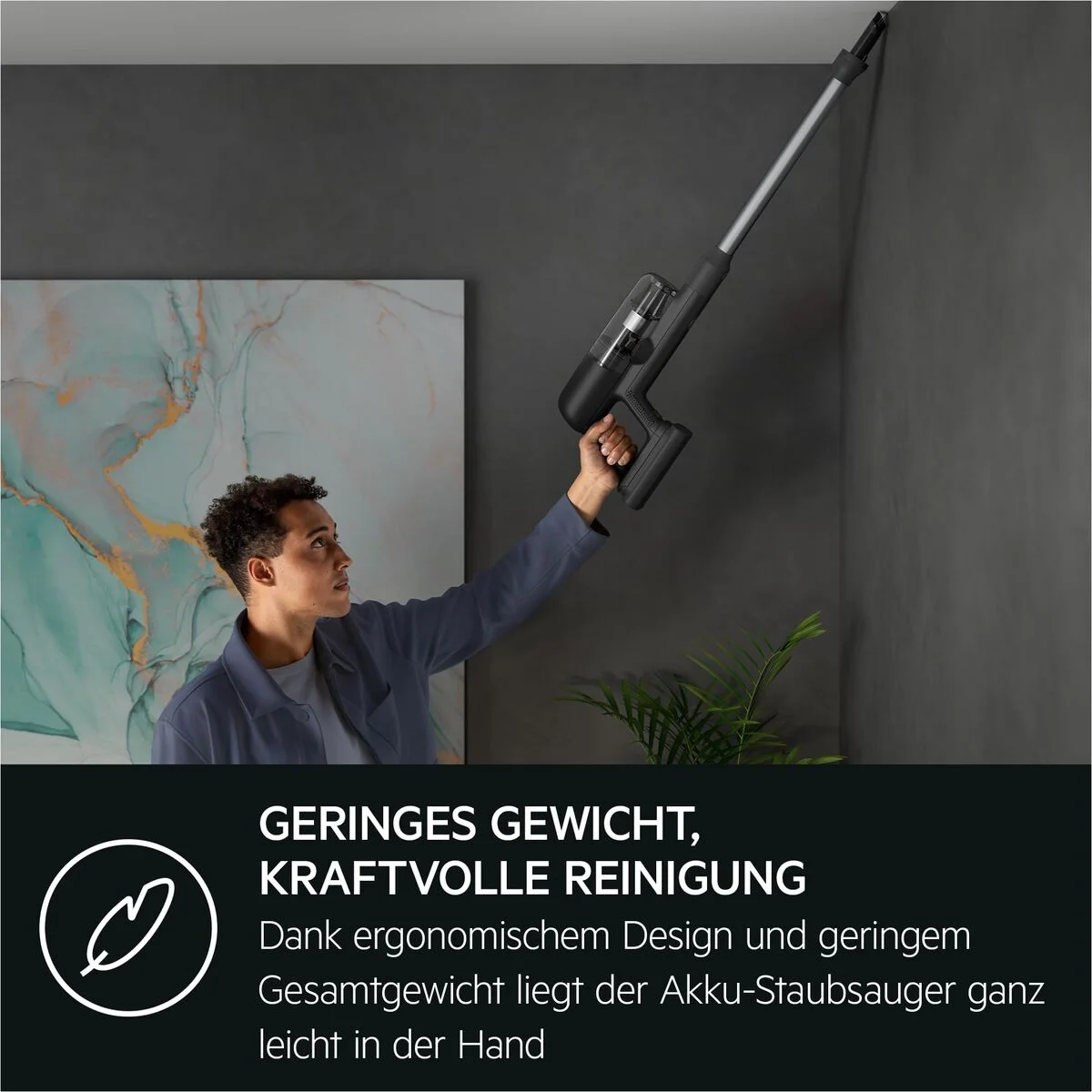 Aspirador Escoba AEG AP71UB14GG 130 W